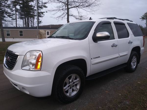 2007 GMC Yukon SLT 4X4 "Loaded, New Sticker, Must See" - cars &... for sale in Windsor, ME – photo 2