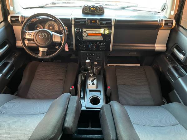 2007 Toyota FJ Cruiser 4WD Clean Title Excellent Condition - cars & for sale in Denver , CO – photo 12