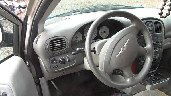 2005 Chrysler Town N Country 120,000 Actual Miles - cars & trucks -... for sale in Nine Mile Falls, WA – photo 4