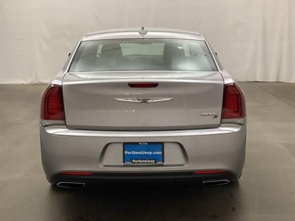 2018 Chrysler 300 Certified 300S RWD Sedan - - by for sale in Portland, OR – photo 4