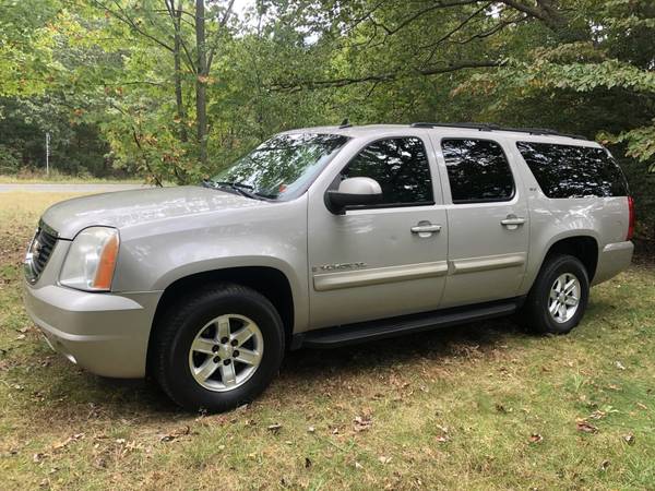 2008 GMC YUKON XL LOADED LEATHER MOONROOF! 140K EXCEL IN/OUT! E-85 GAS for sale in Copiague, NY – photo 4