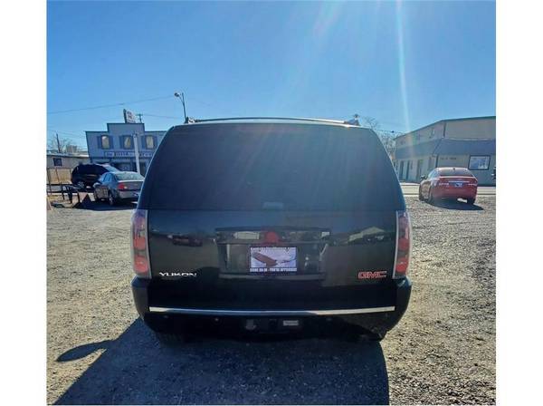 2007 GMC Yukon Denali Sport Utility 4D - YOURE - cars & trucks - by... for sale in Carson City, NV – photo 2