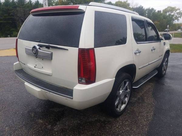 2007 Cadillac Escalade Base AWD 4dr SUV 173007 Miles for sale in Wisconsin dells, WI – photo 5