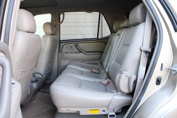 2006 Toyota Sequoia 4dr SR5 4WD - 3 ROW SEATING - 4X4 - FINANCE... for sale in Sacramento , CA – photo 18