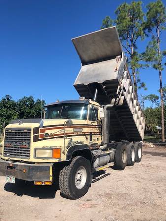 Dump Truck for sale in Naples, FL – photo 2