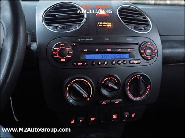 2006 Volkswagen New Beetle 2.5 PZEV 2dr Coupe (2.5L I5 6A) - cars &... for sale in East Brunswick, NY – photo 9