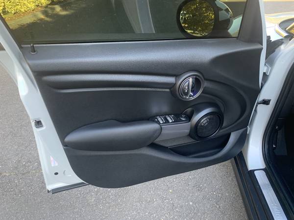 2015 MINI Cooper 4-Door hardtop Hatchback Sunroof 1 Owner 40MPG! WOW! for sale in Hillsboro, OR – photo 10