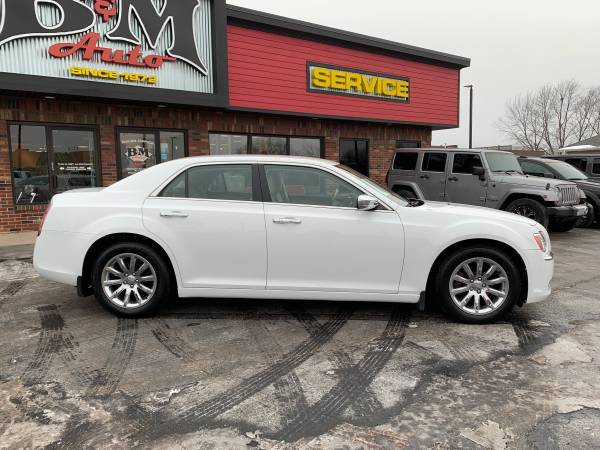 2014 Chrysler 300c - Loaded - New tires - 98k miles! for sale in Oak Forest, IL – photo 8