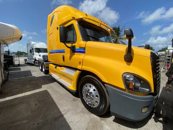 2013 FREIGHTLINER CASCADIA SLEEPER TRACTOR STOCK 1615 - cars &... for sale in Miami, FL – photo 2