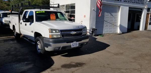 2005 Chevy 2500 utility diesel 4x4 - cars & trucks - by dealer -... for sale in Atascadero, CA – photo 2