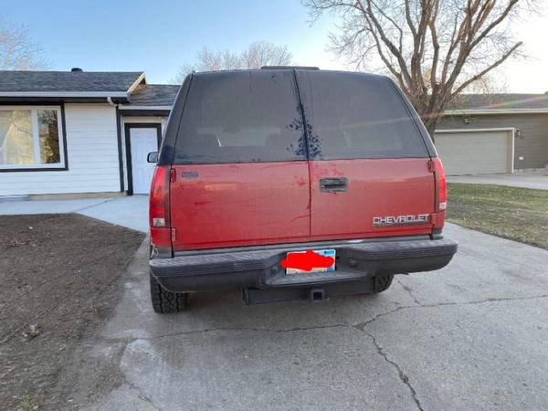 1999 Chevrolet Suburban LT - cars & trucks - by owner - vehicle... for sale in Aberdeen, SD – photo 5