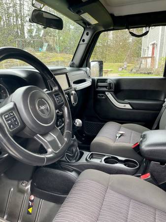 2011 Jeep Wrangler Rubicon Unlimited for sale in Other, NH – photo 7