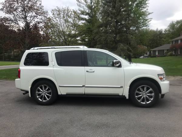 2010 Infinity QX56 4WD 3rd row seat leather sunroof for sale in Fayetteville, NY – photo 2