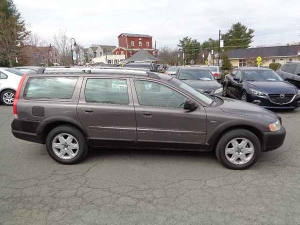 2005 Volvo XC70 AWD Wagon 2 5L I5 F - - by dealer for sale in Purcellville, District Of Columbia – photo 4