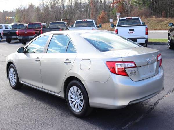 2014 Toyota Camry 2014.5 4dr Sdn I4 Auto LE (Natl) - cars & trucks -... for sale in Plaistow, ME – photo 4