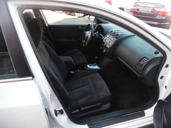 2009 Nissan Altima - cars & trucks - by dealer - vehicle automotive... for sale in New Britain, CT – photo 10