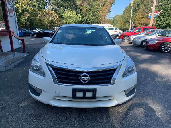 2013 Nissan Altima excellent condition - cars & trucks - by owner -... for sale in North Kingstown, RI – photo 2