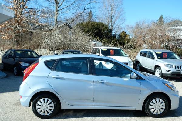 2013 Hyundai Accent GS 5-Door - - by dealer - vehicle for sale in West Warwick, RI – photo 13