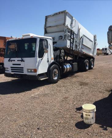 (2) 2007 Curbtender Garbage Truck 31 Yard Auto Side Load AZ Rust Free for sale in Irvington, NY – photo 21