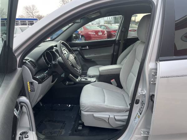 2012 Kia Sorento 2WD 4dr I4 LX - - by dealer - vehicle for sale in South St. Paul, MN – photo 8
