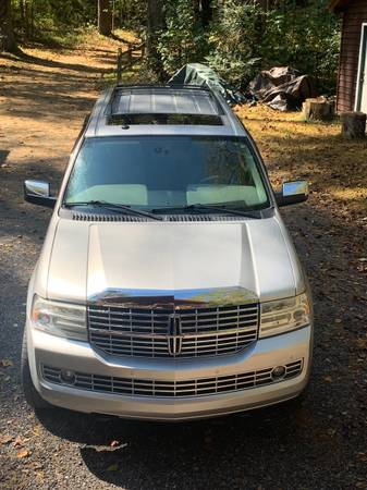 2011 Lincoln Navigator - cars & trucks - by owner - vehicle... for sale in Ellijay, GA – photo 2