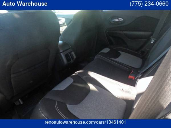 2014 Jeep Cherokee FWD 4dr Latitude - cars & trucks - by dealer -... for sale in Reno, NV – photo 21