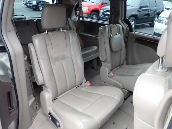 2014 Chrysler Town and Country Limited- CLEAN CARFAX, LOADED, NICE!!!! for sale in Savage, MN – photo 13