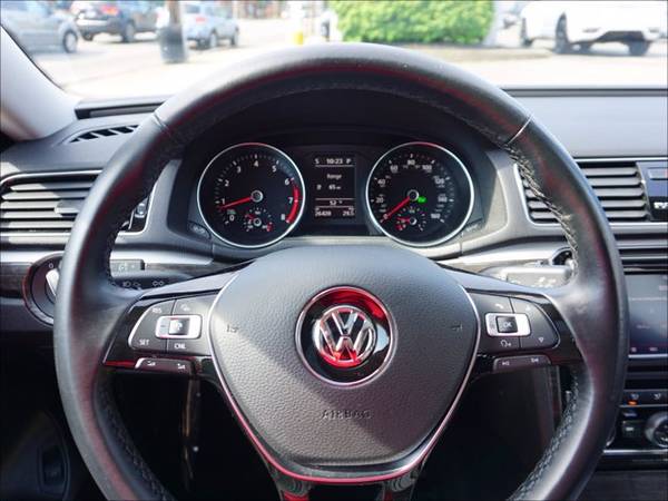 2018 Volkswagen VW Passat 2 0t Se - - by dealer for sale in Cincinnati, OH – photo 16