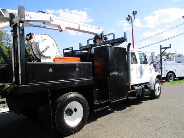 2000 International 4700 DT 4700 CRANE TRUCK CREW CAB - cars & trucks... for sale in South Amboy, CT – photo 4
