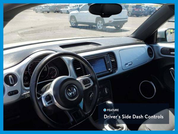 2016 VW Volkswagen Beetle 1 8T SE Hatchback 2D hatchback Silver for sale in Fort Worth, TX – photo 17