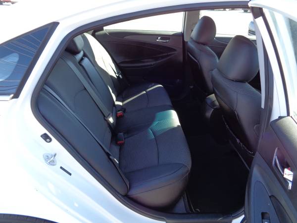 2011 Hyundai Sonata 4dr Sdn 2.4L Auto SE- ONE OWNR!!!15,231 MI!!! -... for sale in Greenville, SC – photo 14