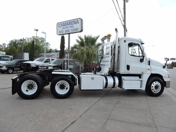 2012 FREIGHTLINER DAYCAB DD13 with for sale in Grand Prairie, TX – photo 17