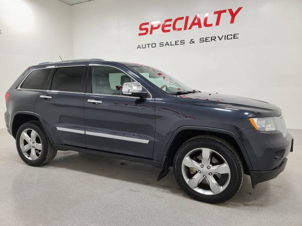 2012 Jeep Grand Cherokee Overland! 4WD! Nav! Moon! Htd & Cld Seats! for sale in Suamico, WI – photo 20