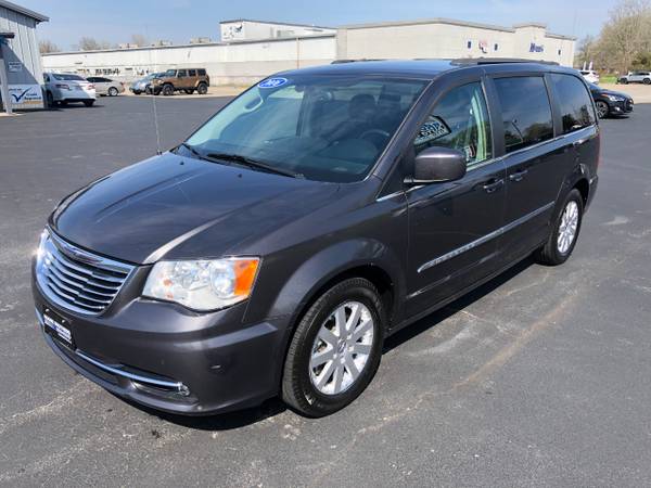 2016 Chrysler Town Country 4dr Wgn Touring - - by for sale in Pinckneyville, IN – photo 7