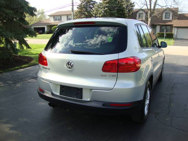 2014 VW Tiguan (1 Owner/Excellent Condition/Extra Clean) 1 Owner for sale in Northbrook, WI – photo 5