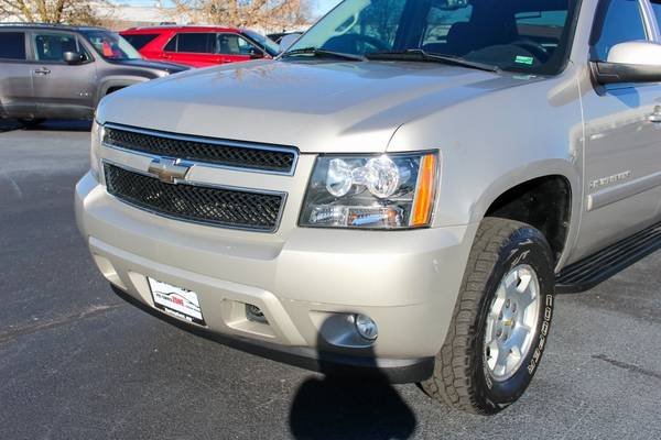 2008 Chevy Chevrolet Avalanche 1500 LT pickup Gold Mist Metallic -... for sale in Springfield, MO – photo 7