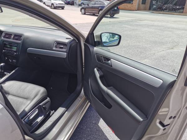 2014 Volkswagen Jetta Sedan 4dr Auto SE - - by dealer for sale in Greenville, SC – photo 10