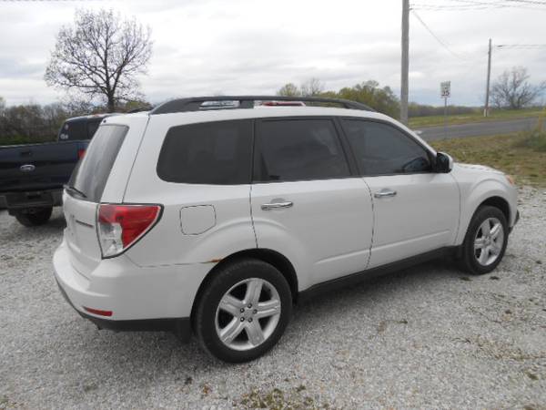 2009 SUBARU FORESTER AWD - - by dealer - vehicle for sale in Pekin, IL – photo 3