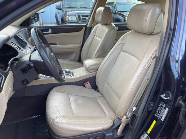 2012 Hyundai Genesis V6 3 8L Navi Leather Loaded for sale in East Windsor, CT – photo 14