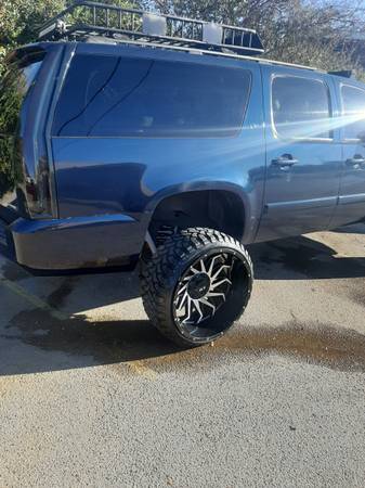 07 chevy suburban lifted - cars & trucks - by dealer - vehicle... for sale in Shannon, MS – photo 3