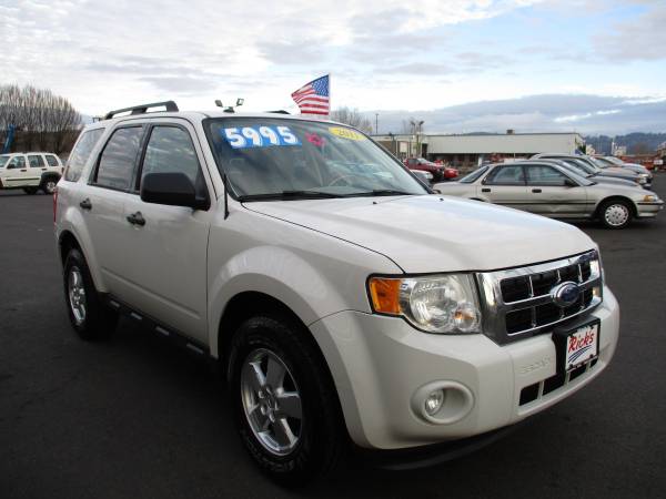 2011 FORD ESCAPE XLT 4X4*149K! - cars & trucks - by dealer - vehicle... for sale in Longview, WA – photo 2