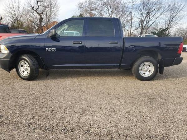 2015 Ram 1500 Crew Cab - Financing Available! - cars & trucks - by... for sale in Grayslake, IA – photo 5