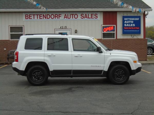 2016 Jeep Patriot Sport - - by dealer - vehicle for sale in Bettendorf, IA – photo 2
