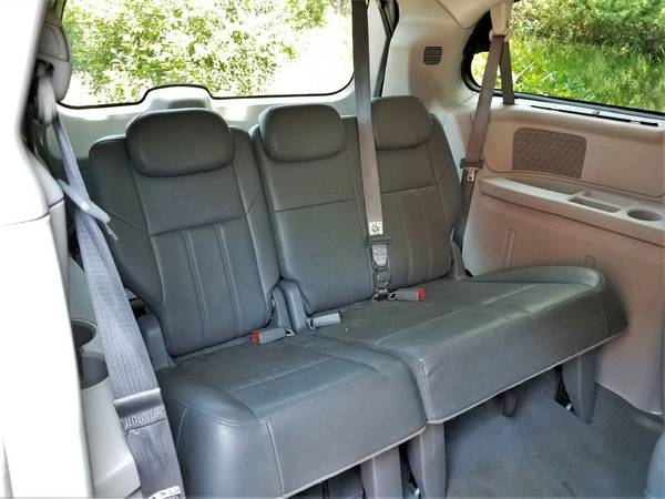 2008 Chrysler Town & Country Touring, 168K, Leather, DVD, 3rd Row, Cam for sale in Belmont, VT – photo 14