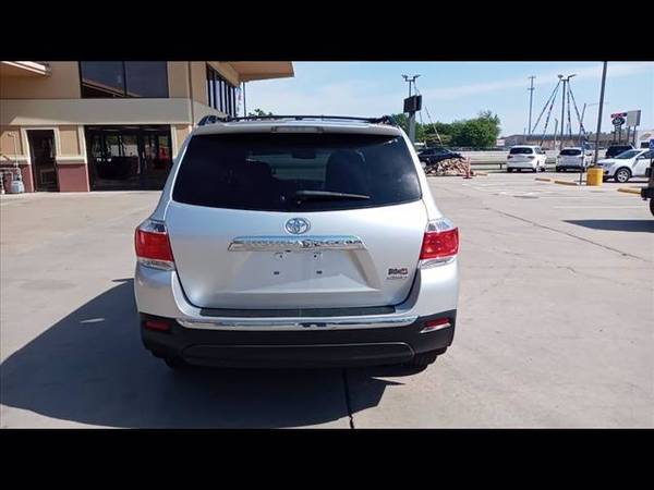 2012 Toyota Highlander SE - - by dealer - vehicle for sale in Wichita, KS – photo 4