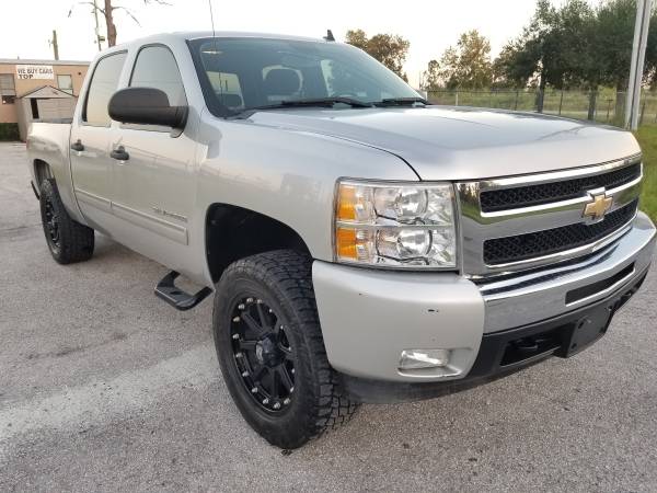 2011 Chevy Silverado Crew Cab, 4x4, LIFTED, Z71, LOW MILES!! for sale in Lutz, FL – photo 3