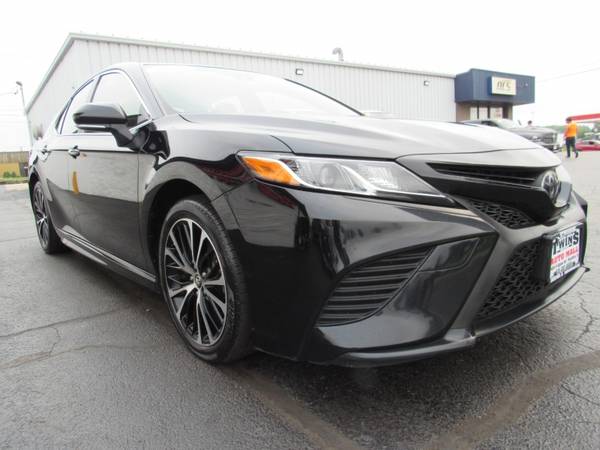2018 Toyota Camry SE - cars & trucks - by dealer - vehicle... for sale in Rockford, IL – photo 13