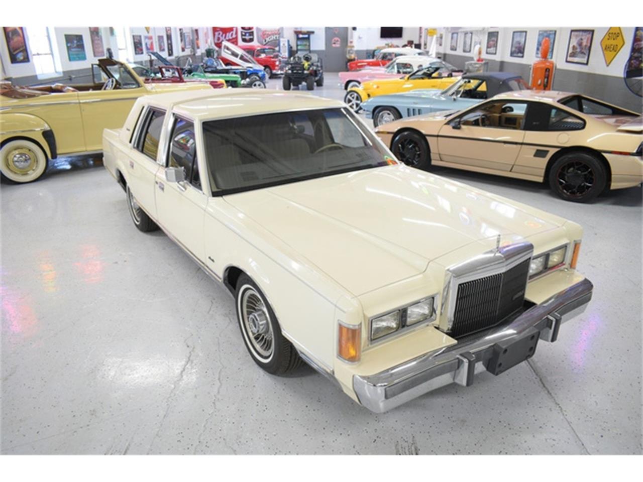 1989 Lincoln Town Car for sale in WAYNE, MI – photo 2