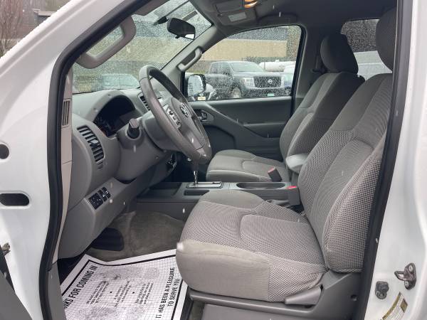 2016 Nissan Frontier SV Crew Cab for sale in BERLIN, VT – photo 13