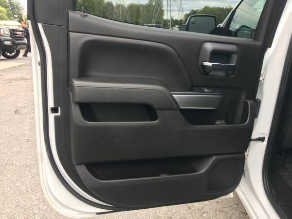 2018 Chevy Silverado LT Crew Cab 5.3L 6.5' Box! White! for sale in Bridgeport, NY – photo 17